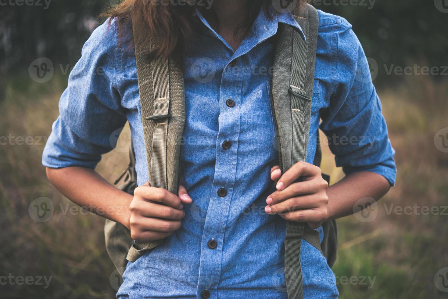 vintage estate stile di vita moda ritratto di donna giovane hipster foto