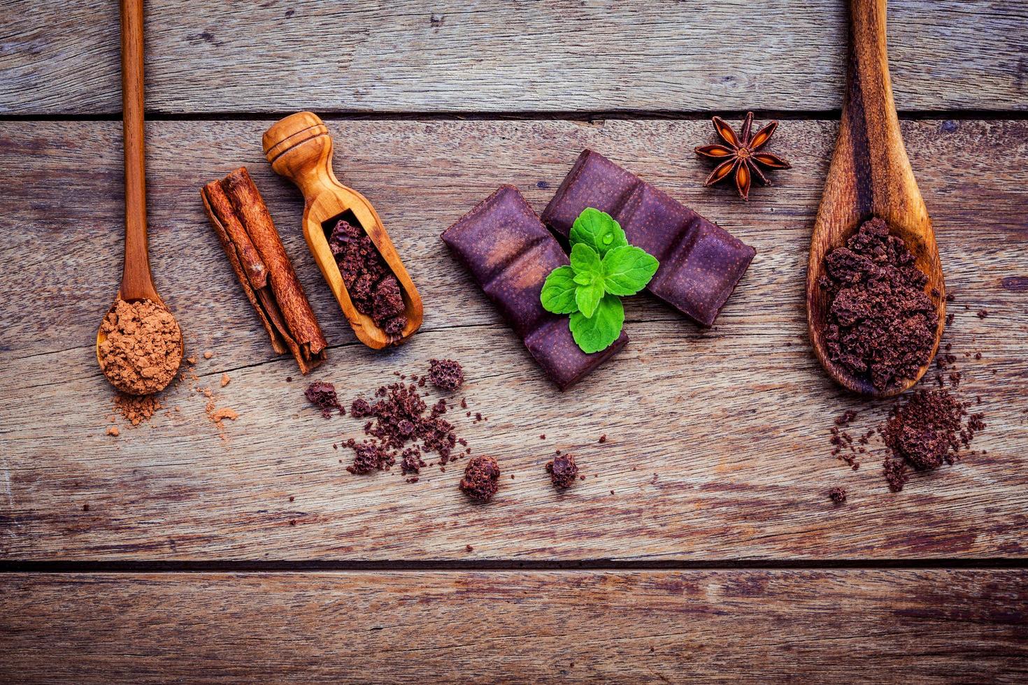 ingredienti dessert su uno sfondo di legno foto