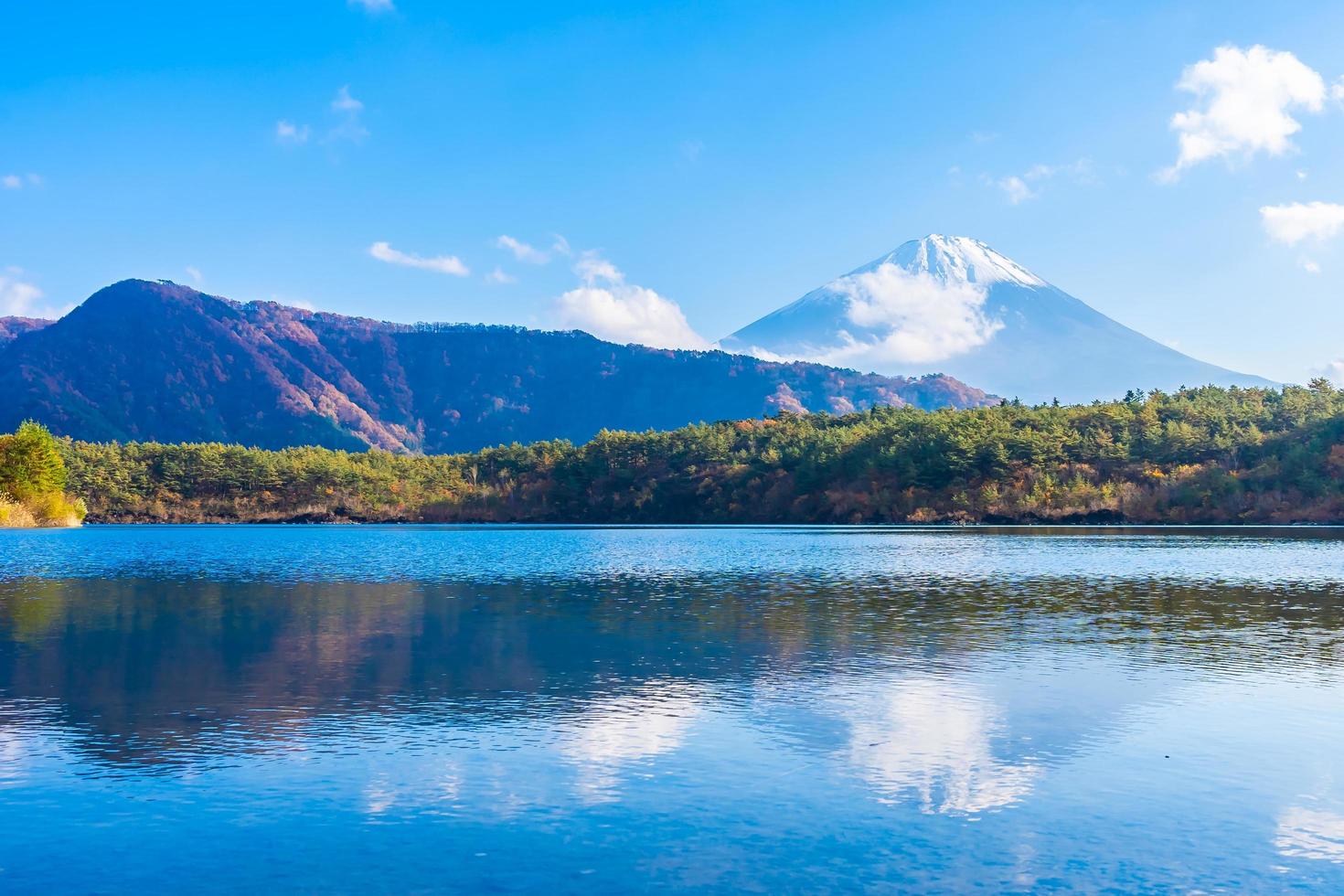 mt. fuji in giappone in autunno foto