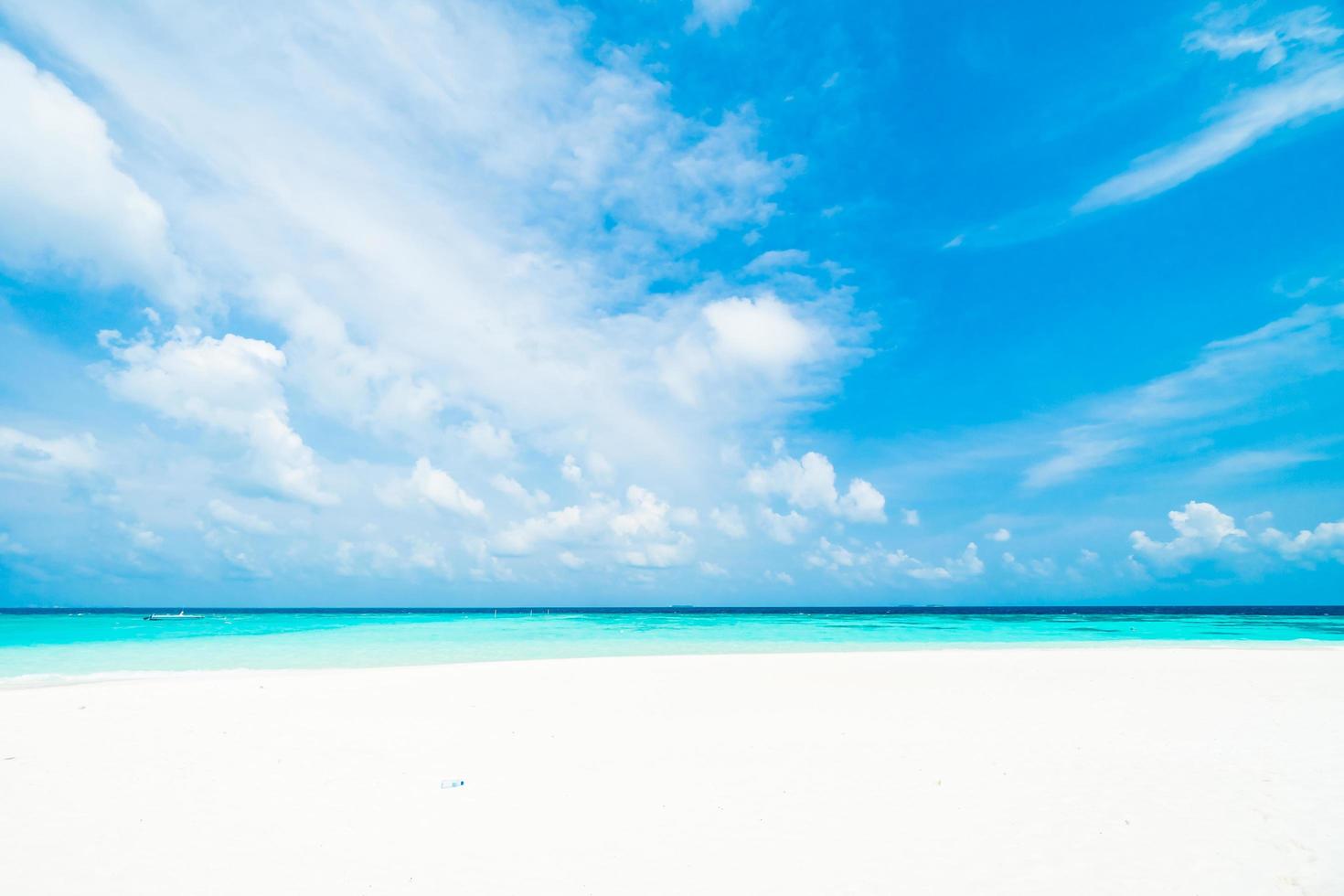 bellissima spiaggia bianca foto