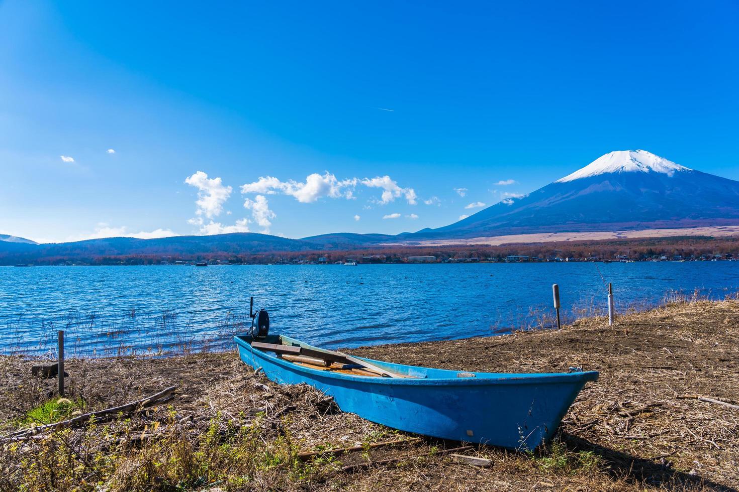 lago yamanakako a mt. fuji in giappone foto