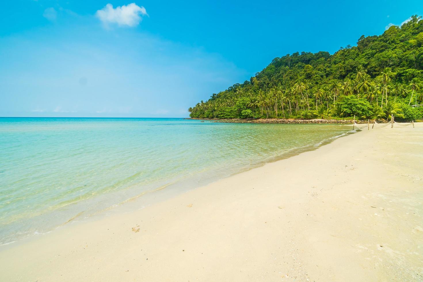 bellissima spiaggia tropicale foto