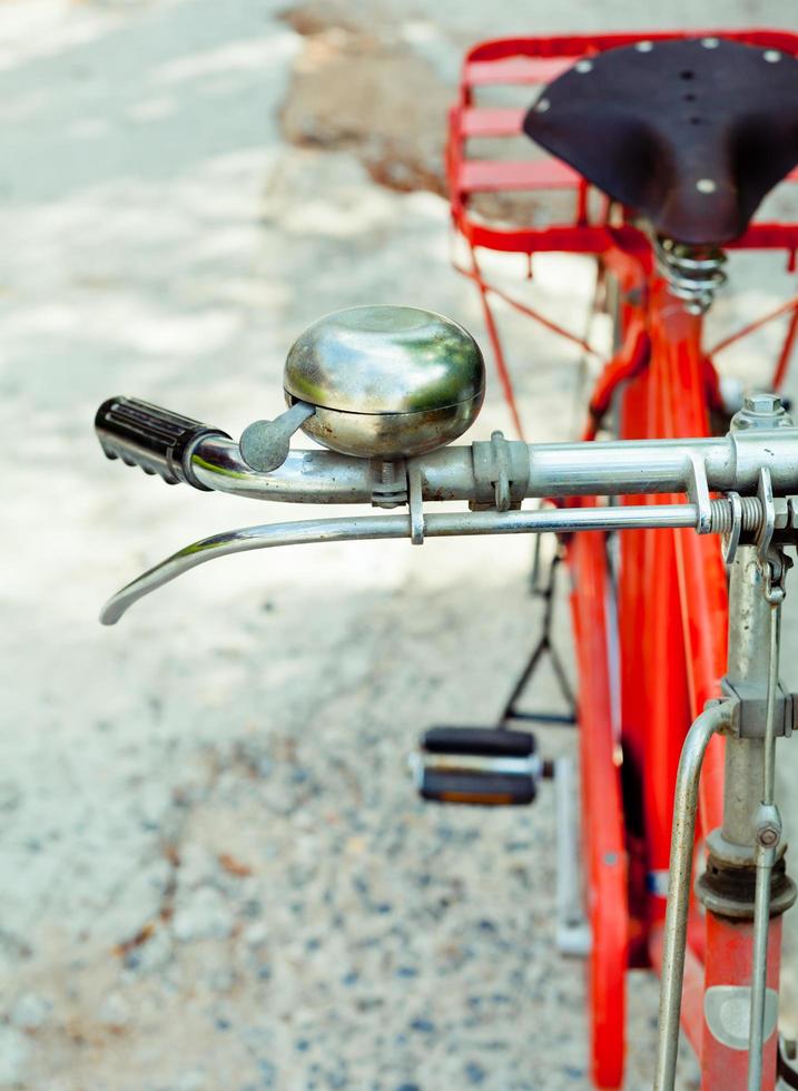 bicicletta rossa classica foto