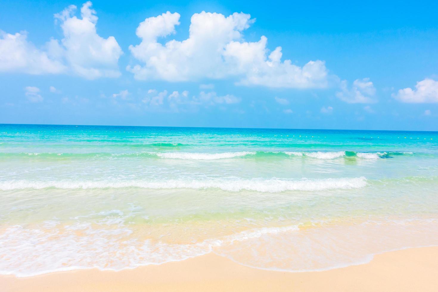 bellissima spiaggia tropicale foto