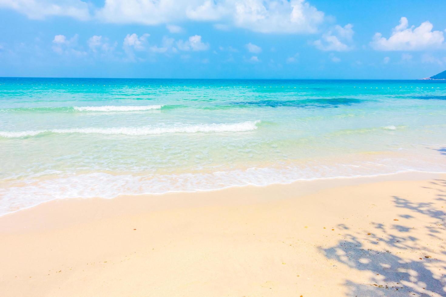 bellissima spiaggia tropicale foto