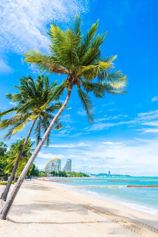 bellissima spiaggia tropicale foto