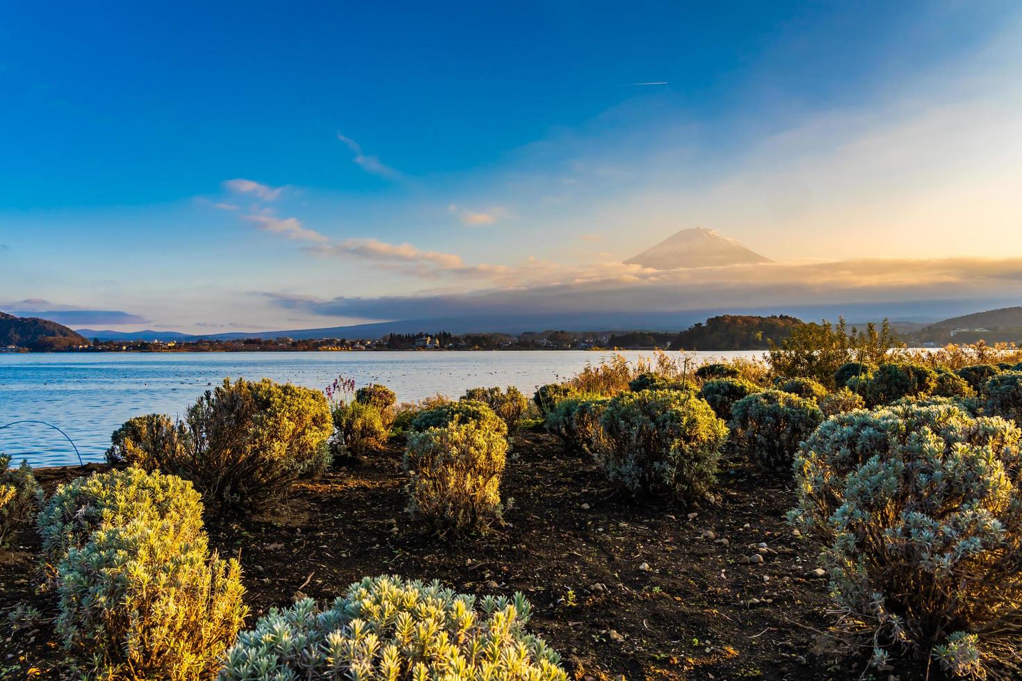 paesaggio intorno a mt. fuji in giappone in autunno foto