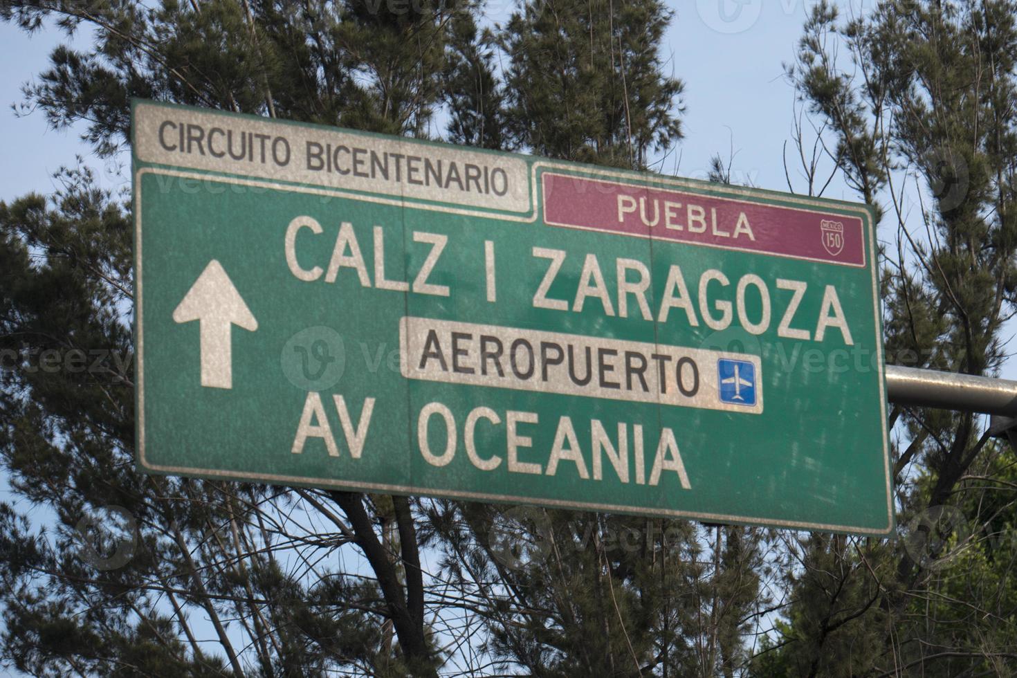 Messico città aeroporto strada cartello foto