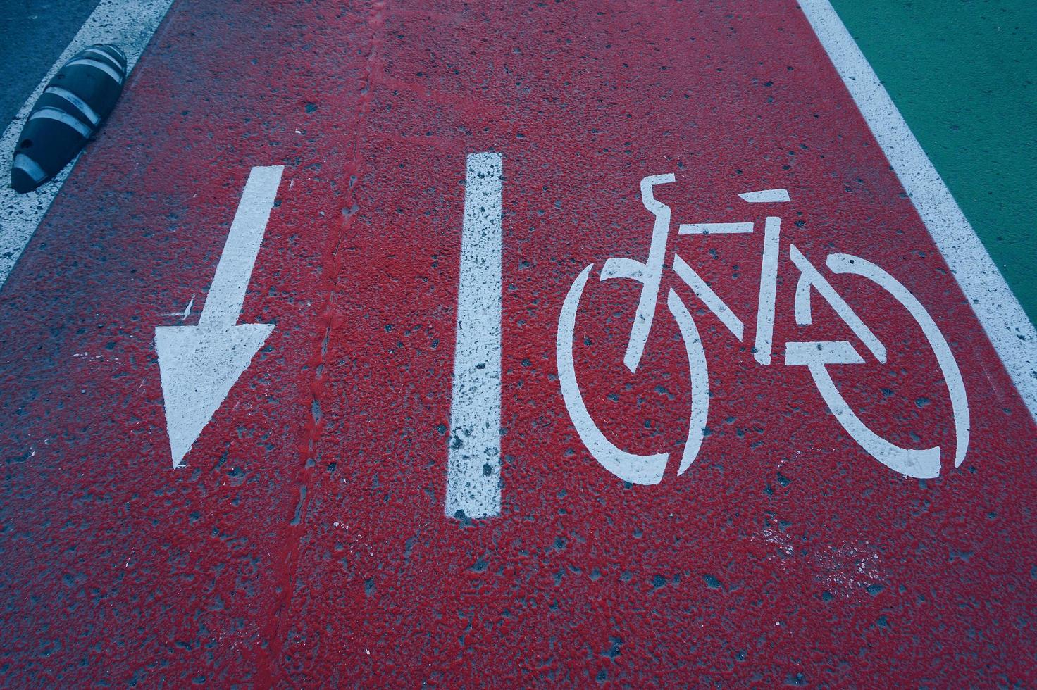 un segnale stradale della bicicletta nella città di bilbao, spagna foto