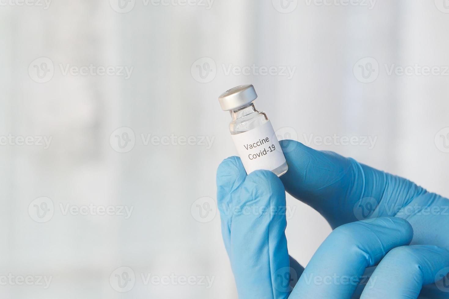 vaccino covid-19 in bottiglia foto