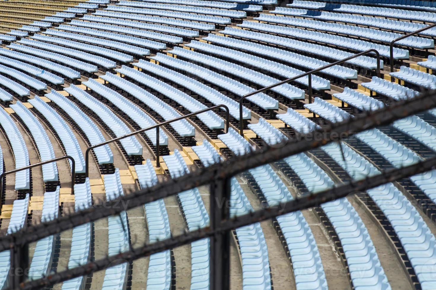 primo piano dei sedili dello stadio foto