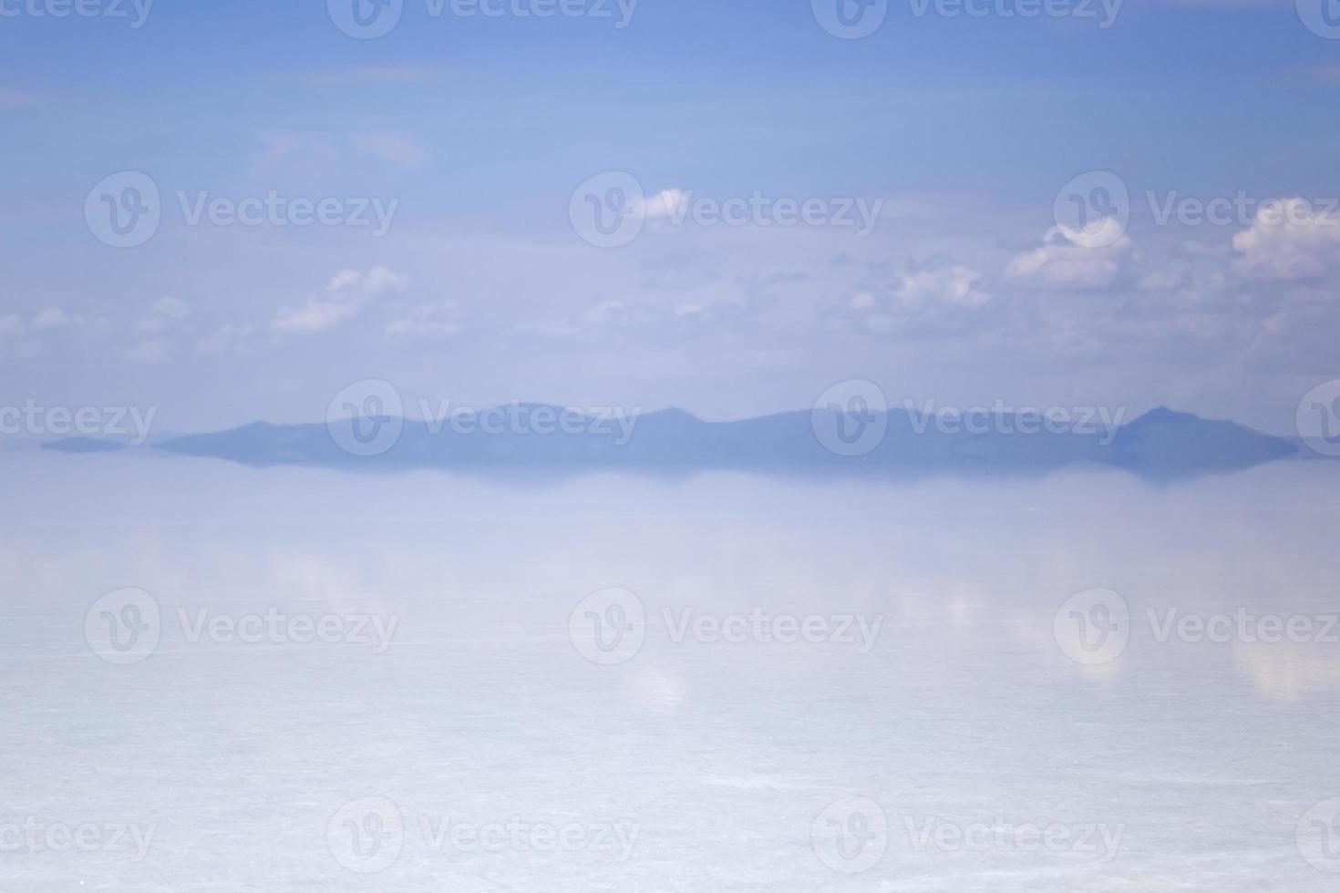 Salar de Uyuni distesa di sale in Bolivia foto