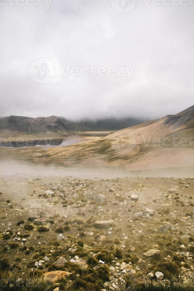 laguna milluni in bolivia foto