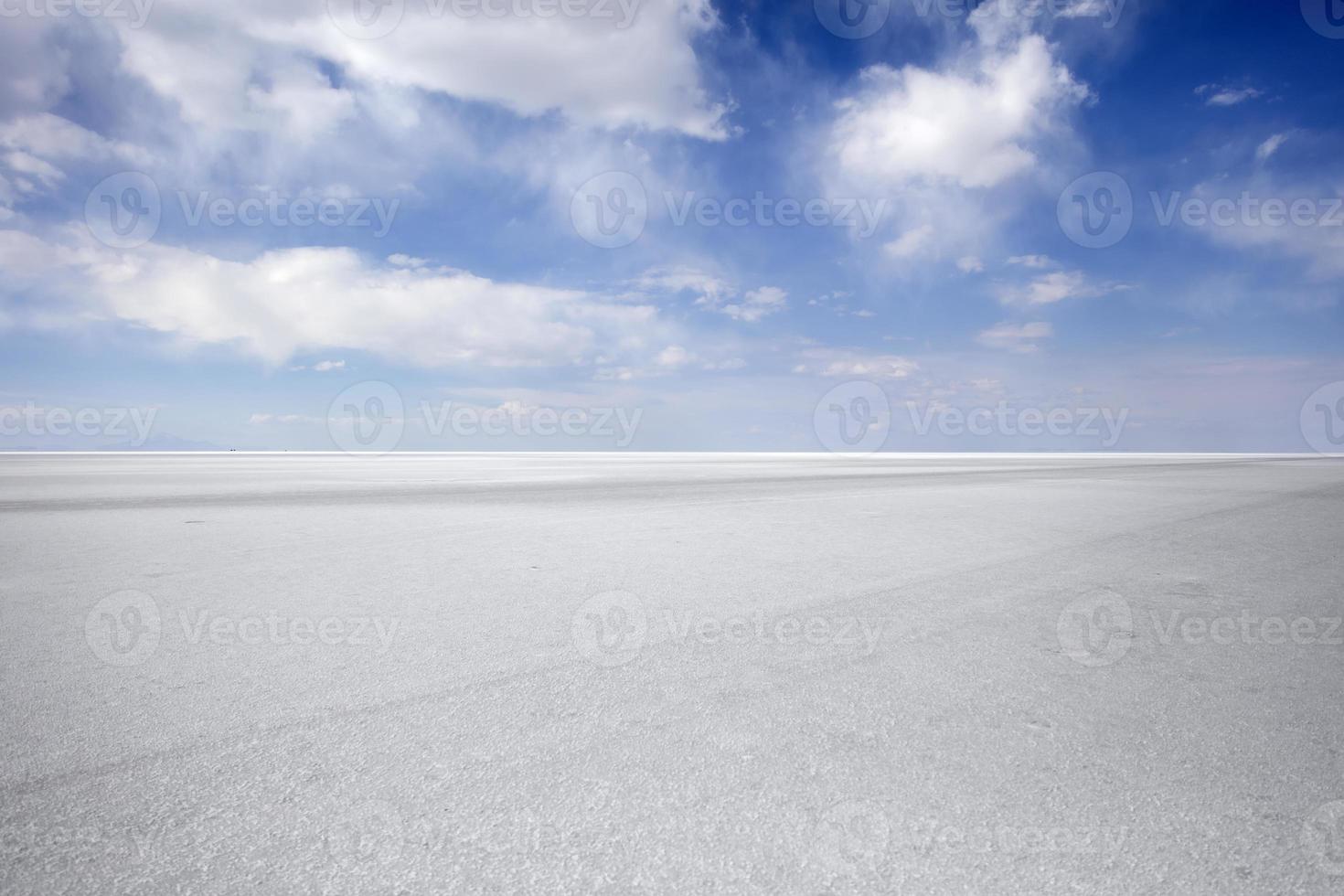 Salar de Uyuni distesa di sale in Bolivia foto