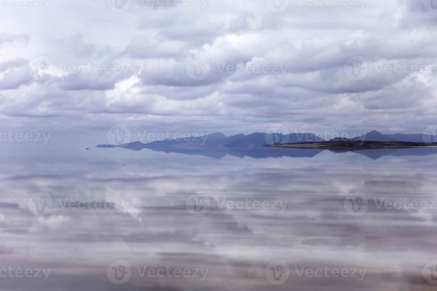 Salar de Uyuni distesa di sale in Bolivia foto