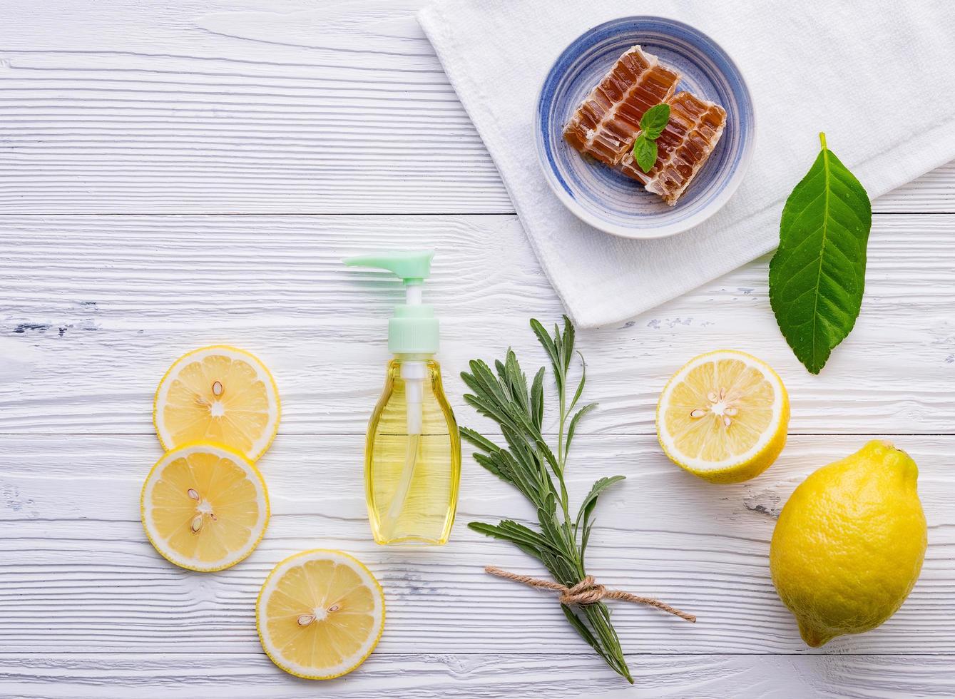 miele e limone per ingredienti naturali per la cura della pelle foto