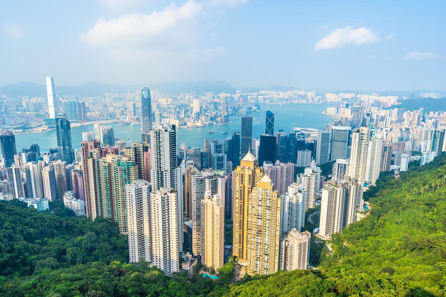 bella architettura che costruisce paesaggio urbano esterno dell'orizzonte della città di hong kong foto