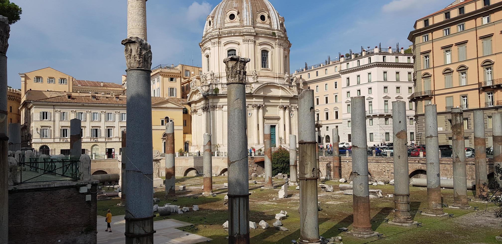 antiche rovine a roma, italia foto