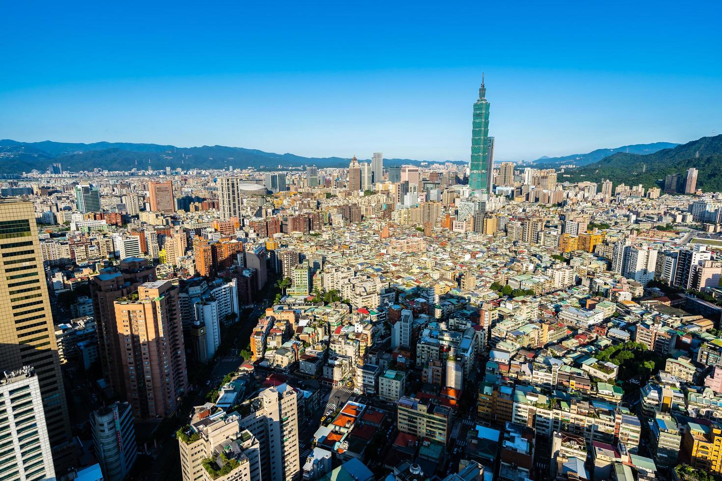 taipei 101 tower e paesaggio urbano di taipei, taiwan foto