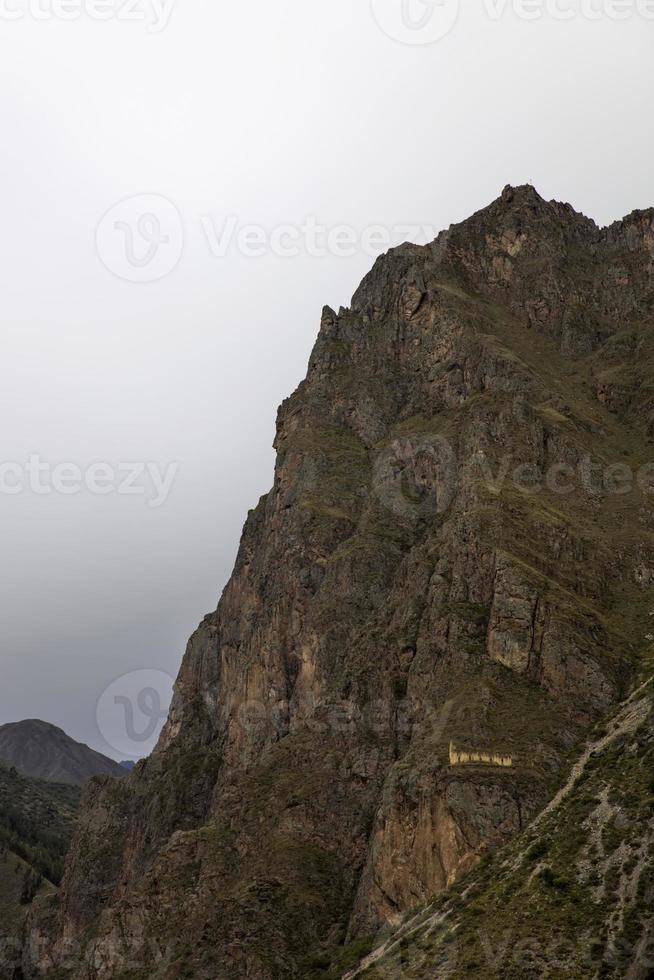 colossale santuario di ollantaytambo in perù foto