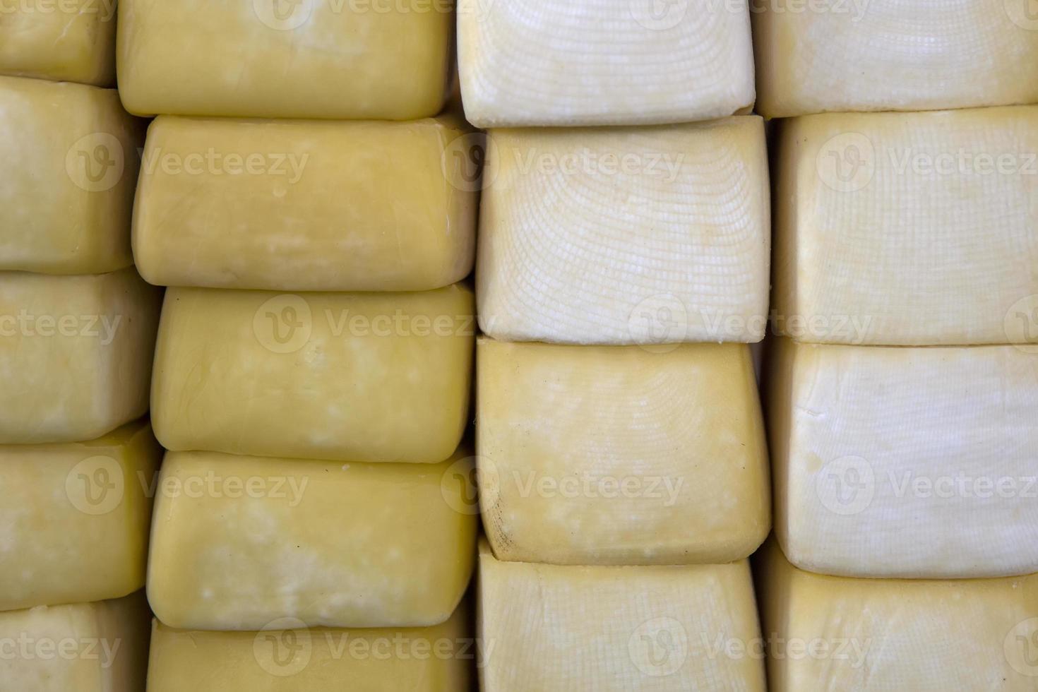 mucchio di formaggio perù in un mercato del formaggio foto