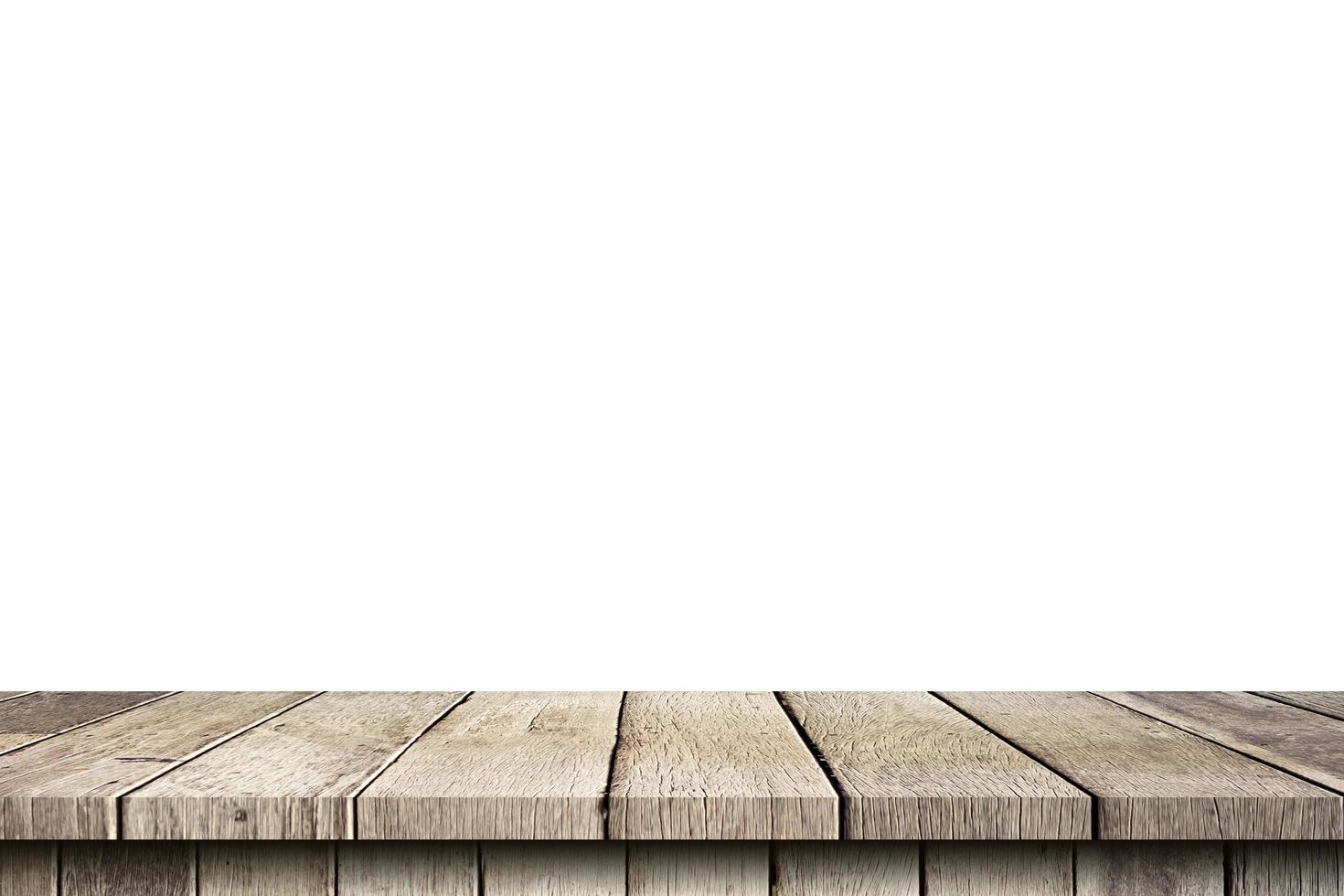 vuoto legna tavolo su isolato bianca sfondo e Schermo montaggio con copia spazio per Prodotto. foto
