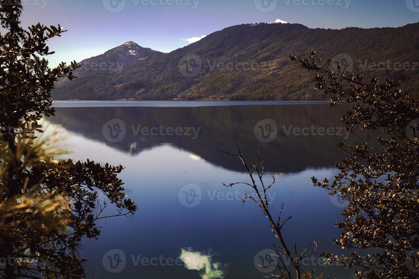 rara lago scena foto