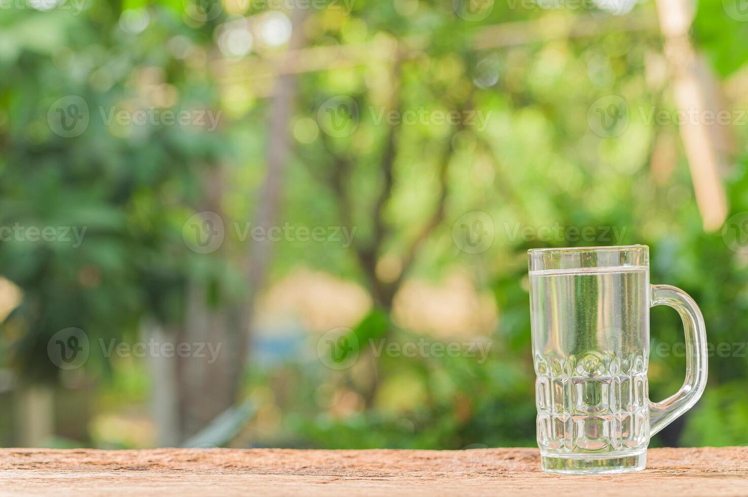 bicchiere d'acqua per la salute foto