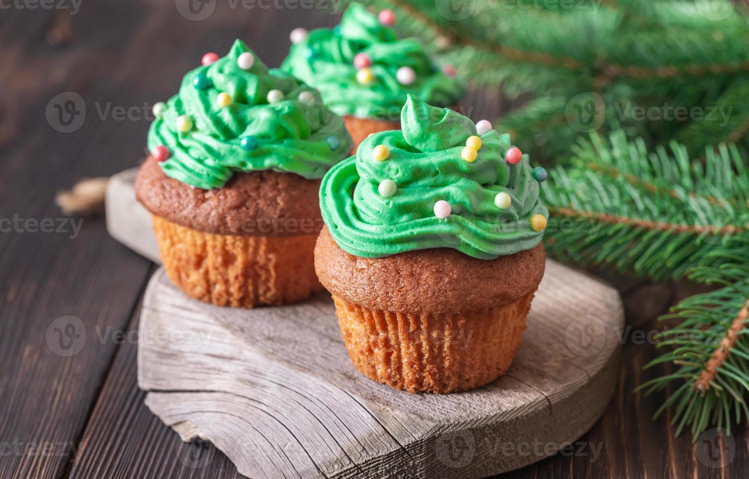 decorato cupcakes con Natale albero ramo foto