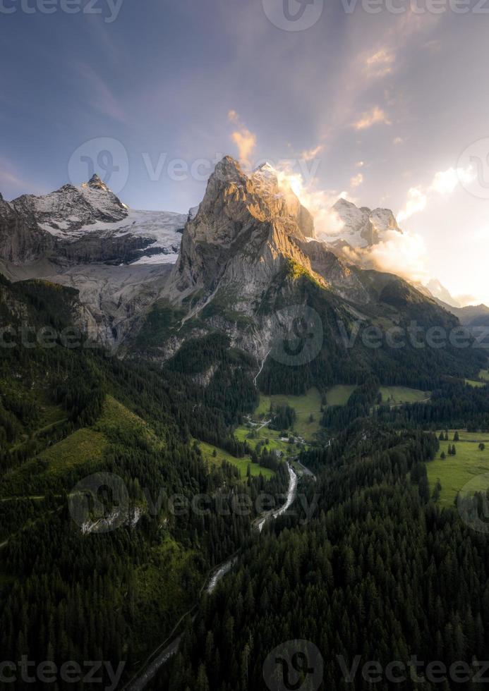 fuco tiro a partire dal svizzero montagne foto