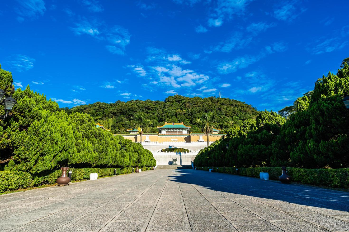 il museo del palazzo nazionale nella città di taipei, taiwan foto