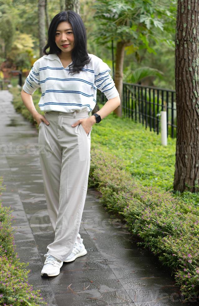 asiatico femmina Sorridi espressione foto