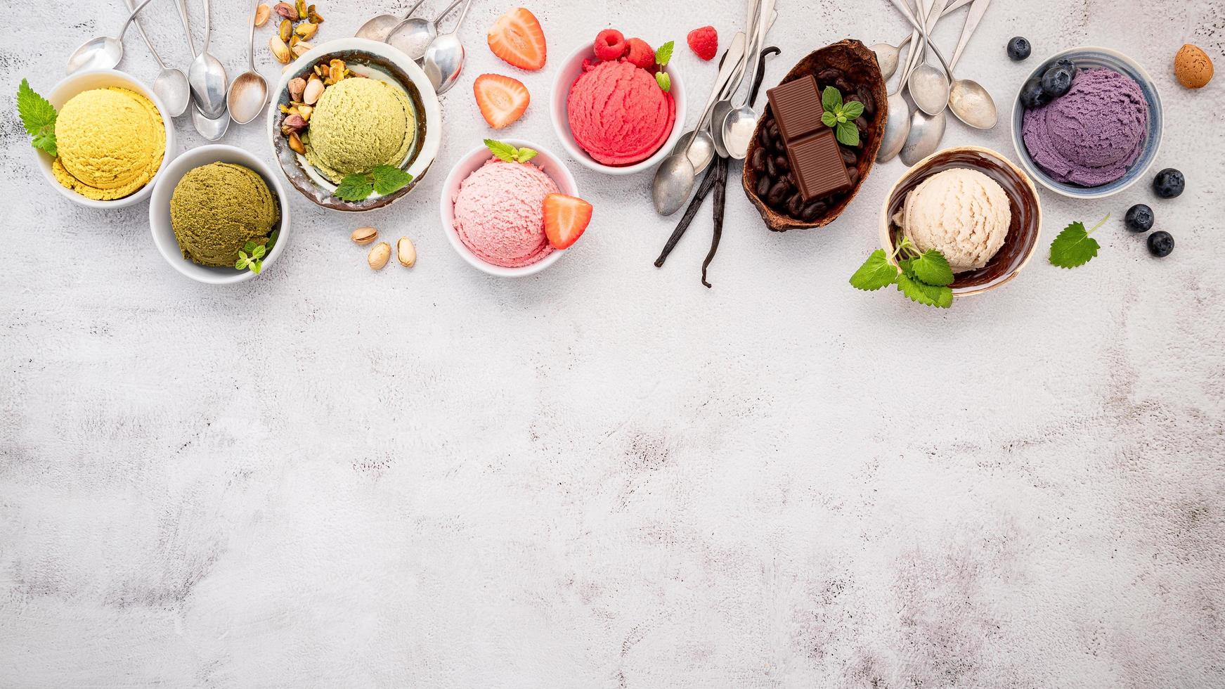 vista dall'alto di gelato e copia spazio foto