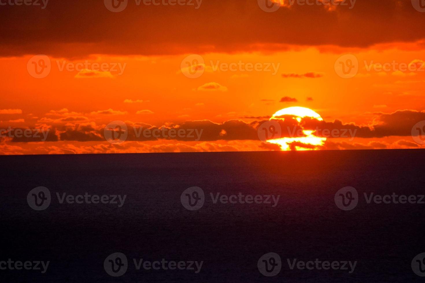 tramonto sul mare foto