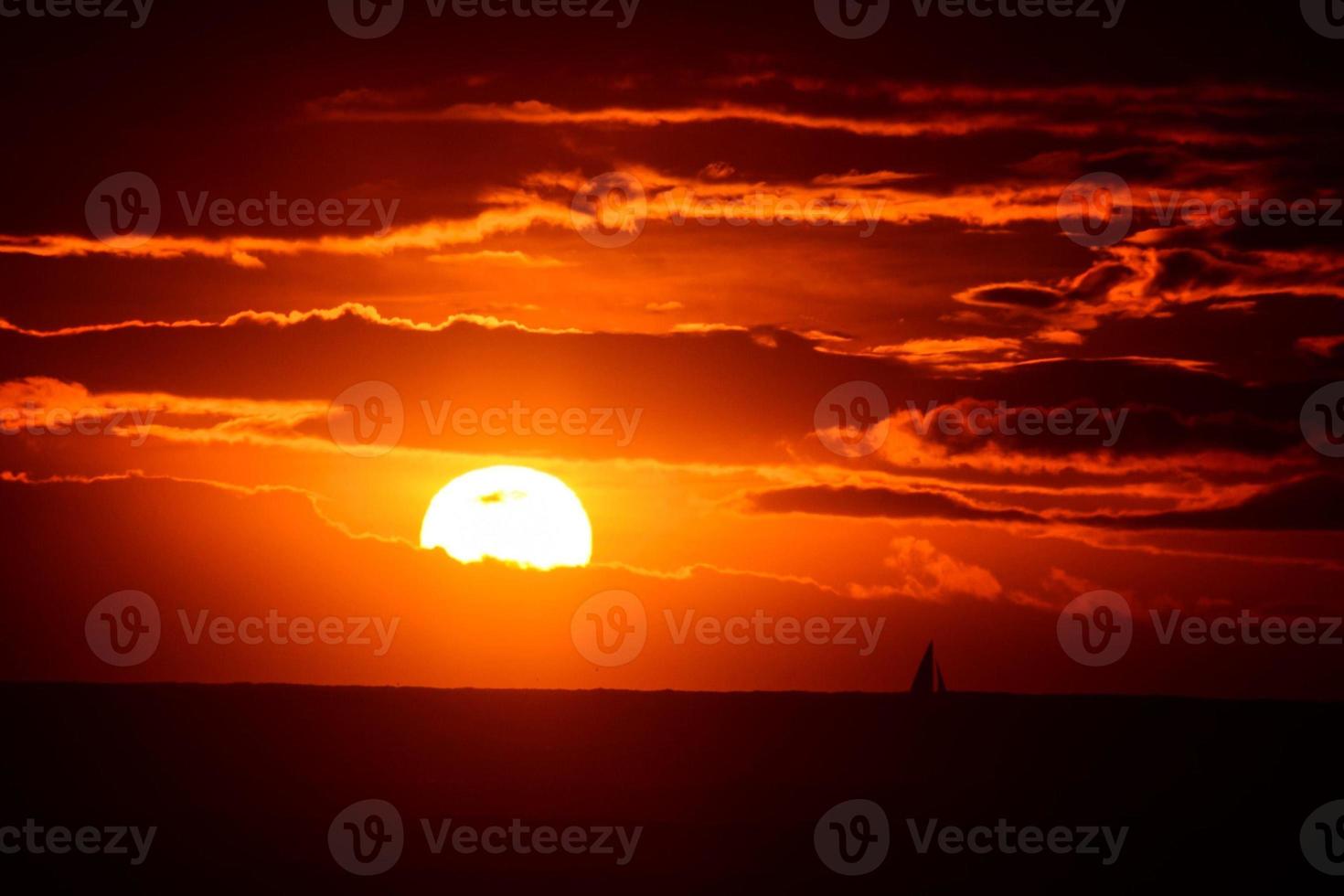 tramonto sul mare foto