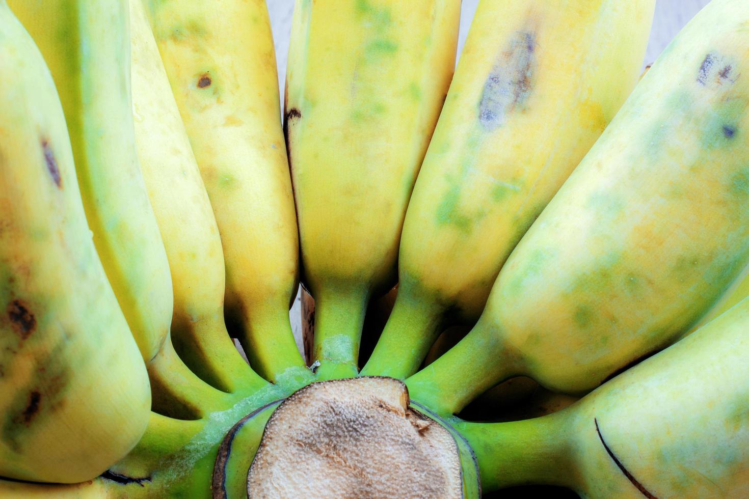 banana matura con texture di sfondo foto