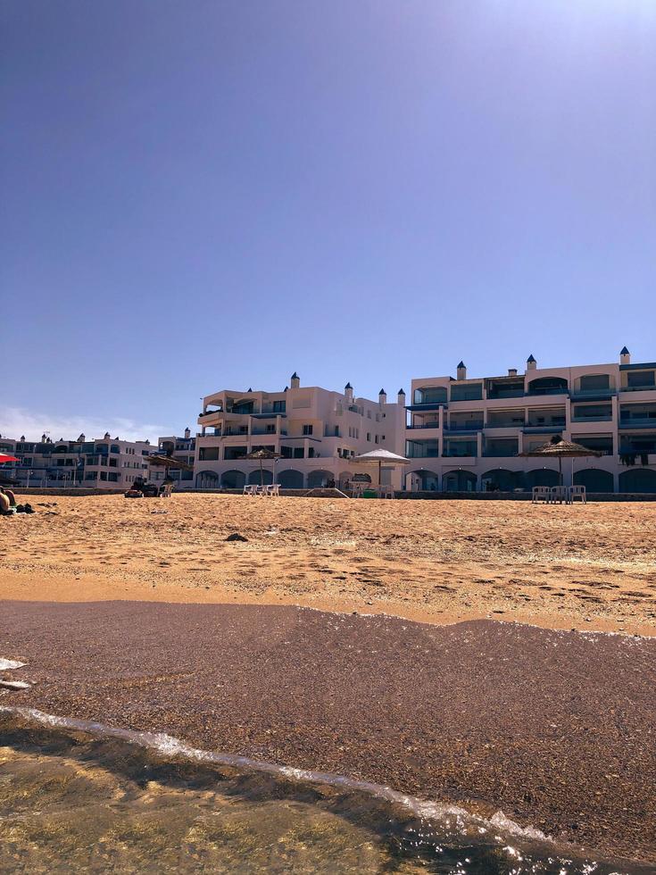 tranquillo spiaggia porto sereno per il calmante mare foto