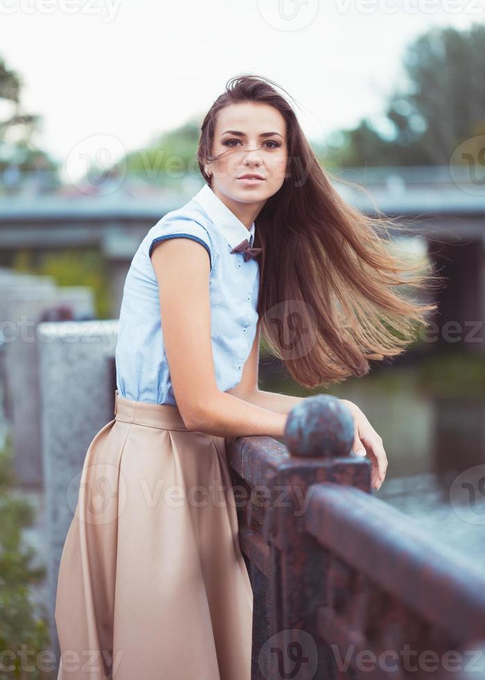 Bellissima, elegantemente vestito donna, estate e stile di vita foto