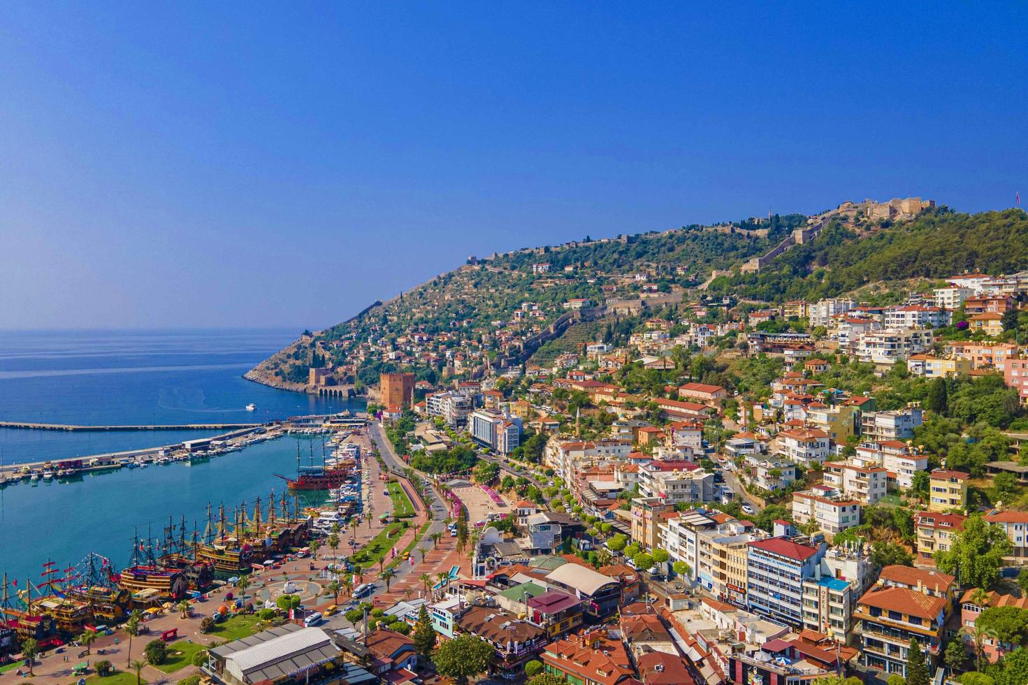 aereo mare e città foto