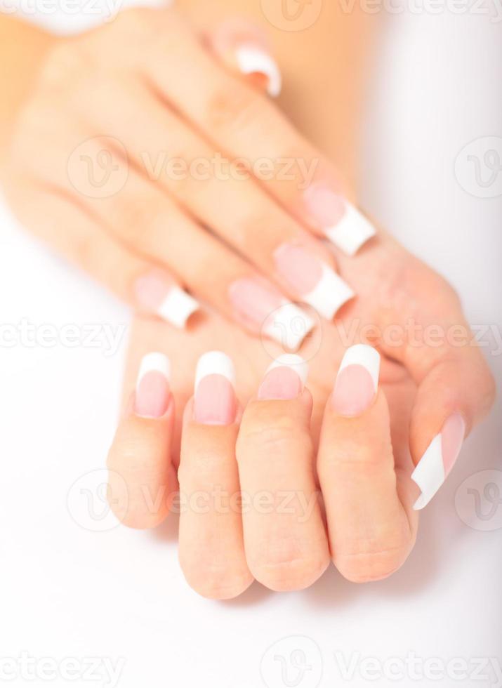 donna mani con francese manicure foto