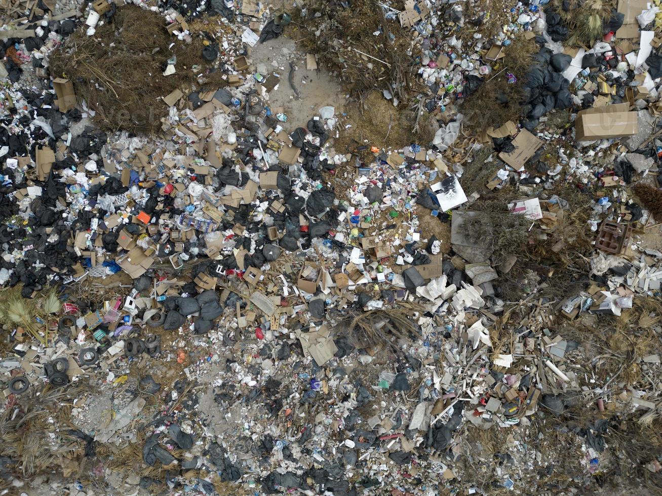fuco aereo superiore Visualizza grande spazzatura mucchio, spazzatura mucchio nel spazzatura cumulo di rifiuti o discarica montagna spazzatura foto