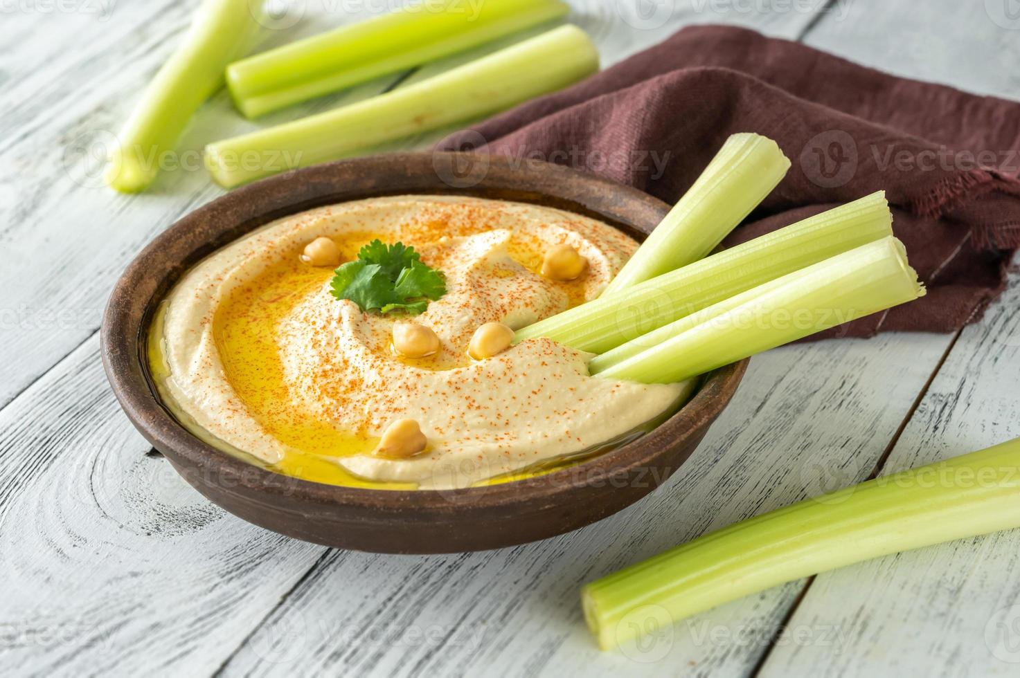 hummus con sedano foto