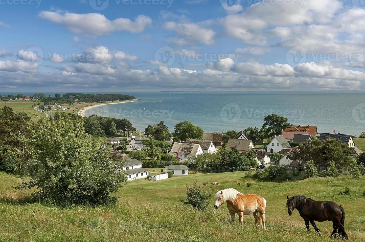 idilliaco villaggio di klein zicker, ruegen, baltico mare, meclemburgo-pomerania anteriore, germania foto