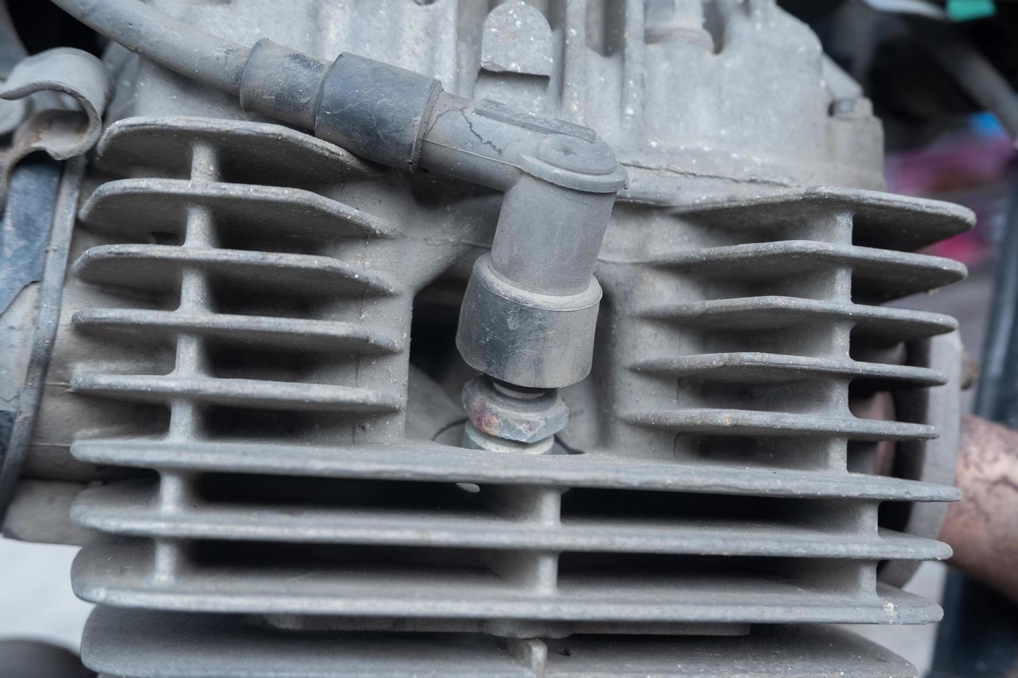 vecchio motore bloccare il motore con scintilla spine foto