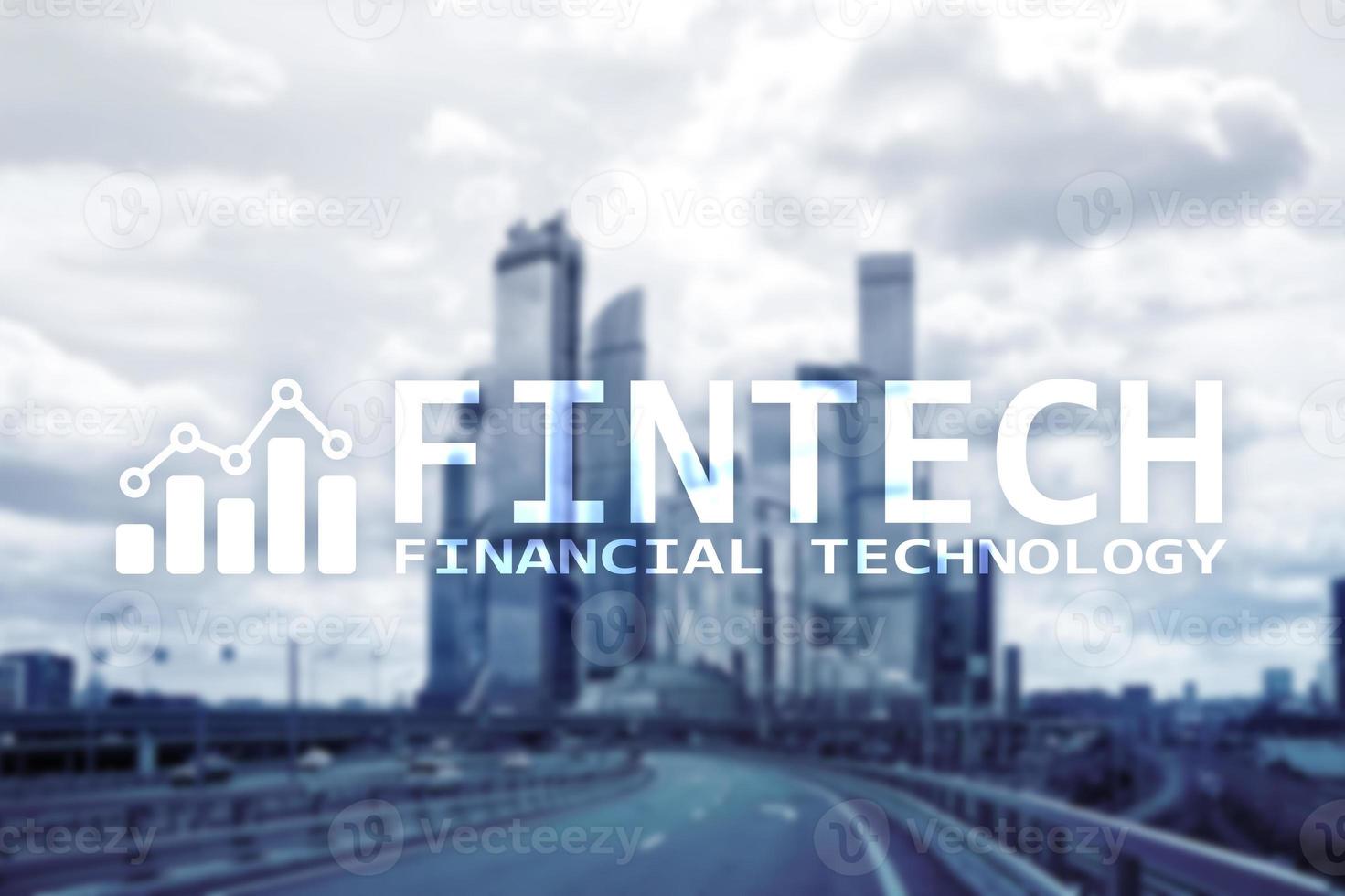 Fintech - finanziario tecnologia, globale attività commerciale e informazione Internet comunicazione tecnologia. grattacieli sfondo. hi-tech attività commerciale concetto. foto