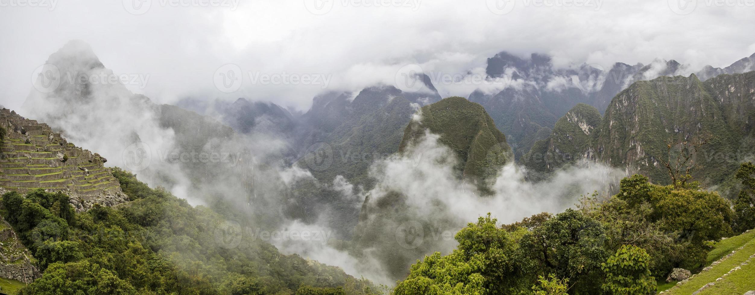 rovine di machu picchu in perù foto