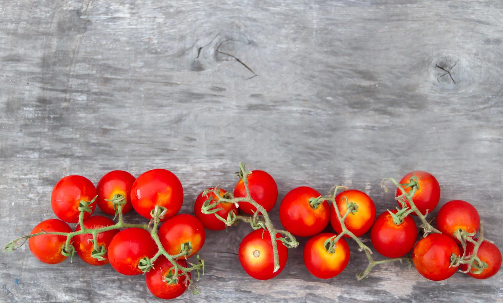 rustico cucina sfondo con ciliegia pomodori ru foto