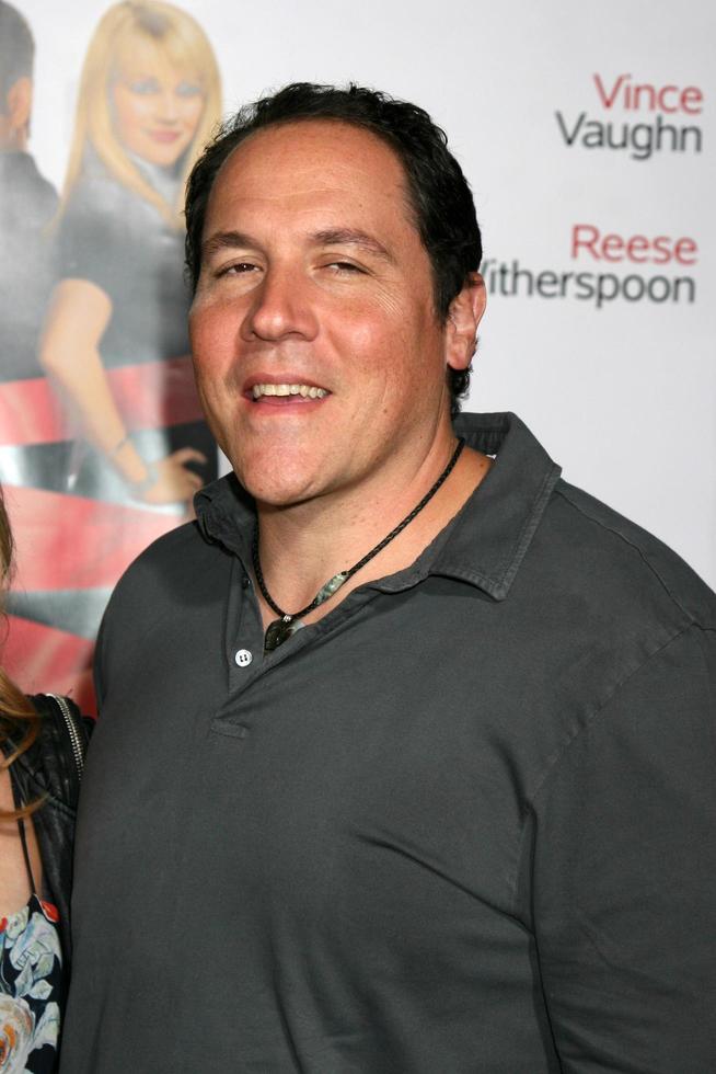 jon favreau in arrivo a il prima di quattro natale a grauman Cinese Teatro nel los angeles canovember 20 20082008 foto