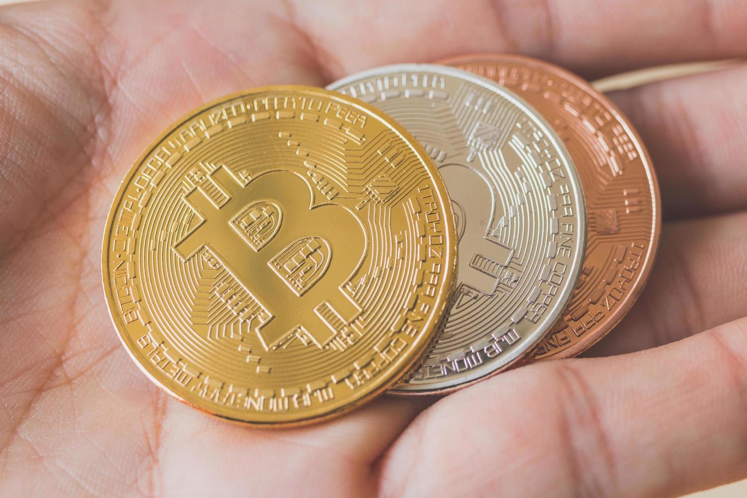 monete bitcoin, concetto di valuta digitale foto
