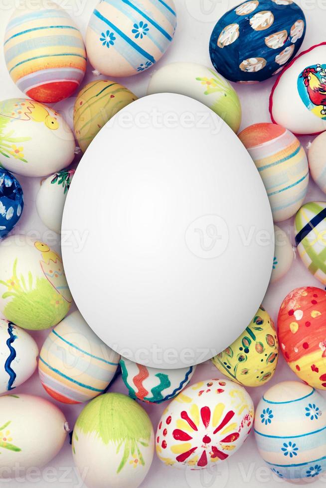 bellissimo sfondo di Pasqua con uova di Pasqua colorate foto